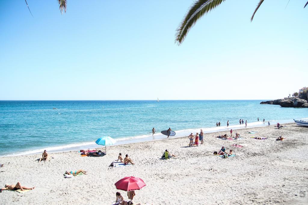 Easy Nerja Bronce Hotel Exterior photo