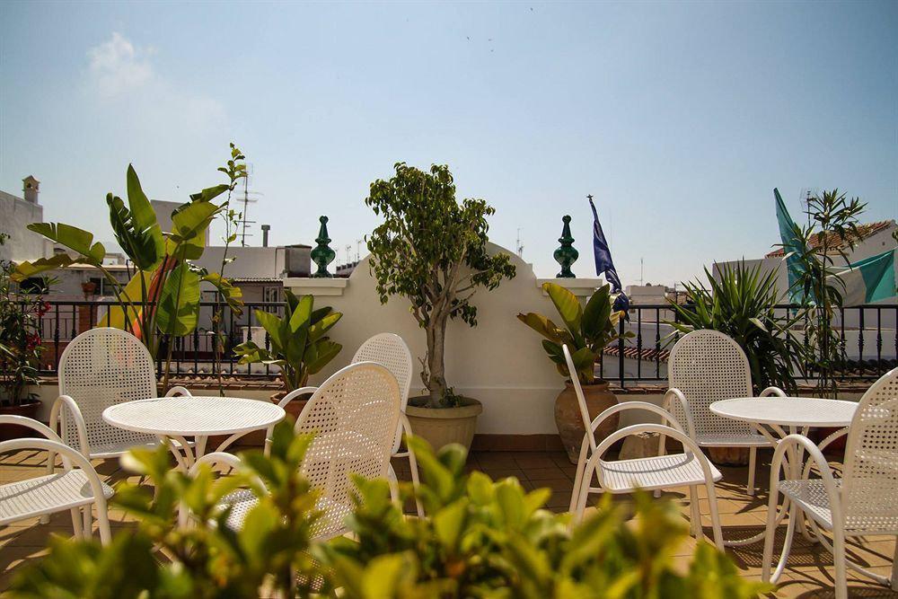 Easy Nerja Bronce Hotel Exterior photo